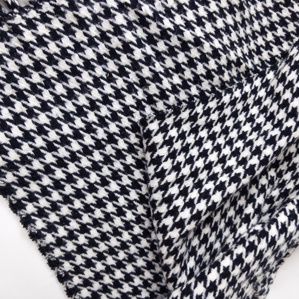 🌿CHECKERED SCARF🌿 - Picture 2 of 3